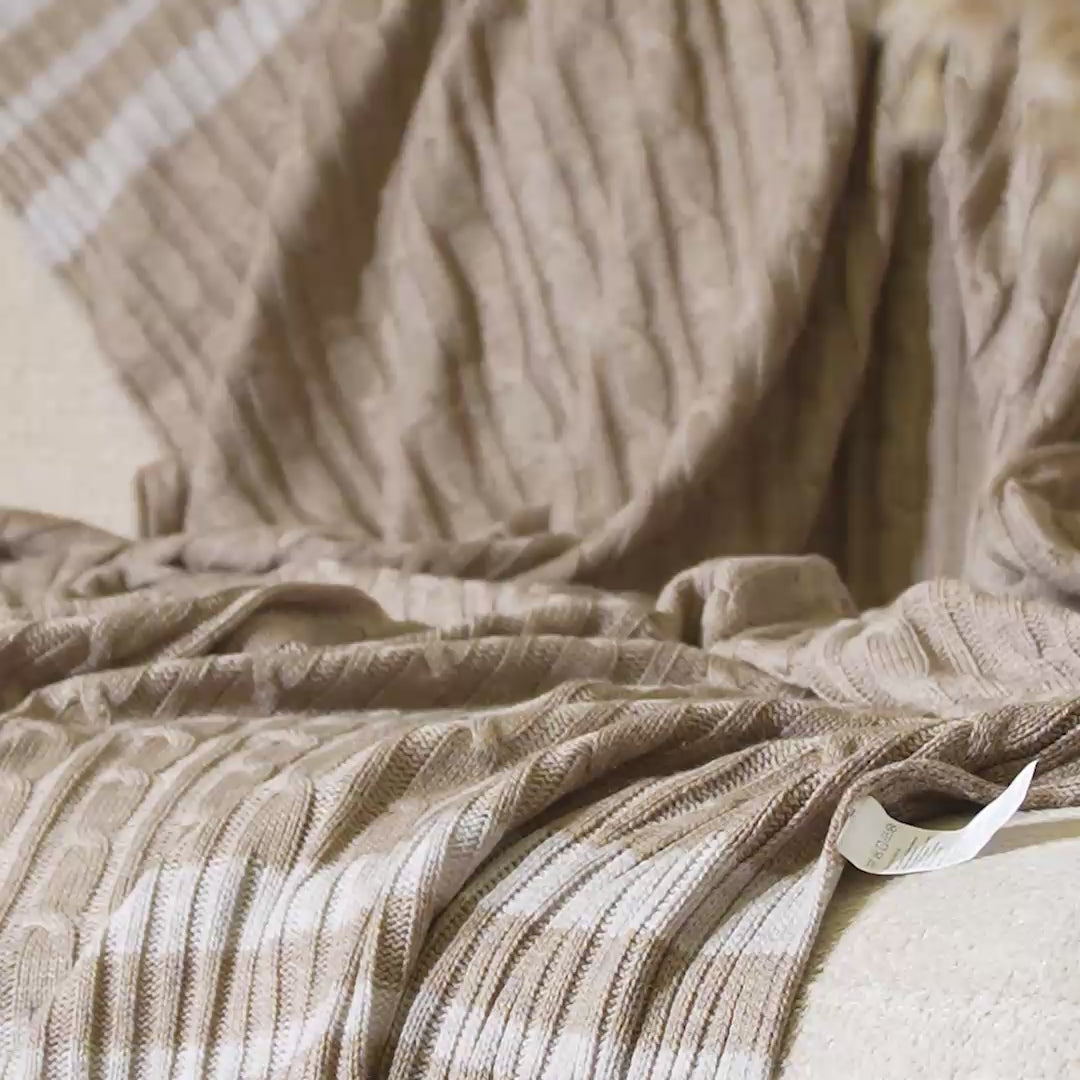 Videoyu yükle: Soft Living Koleksiyonu Triko Örgü Tv Battaniyesi 140×190 cm - Bej